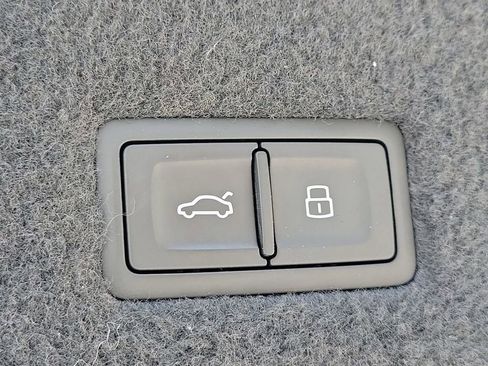 Used 2020 Lamborghini Urus image 12