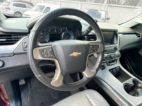 Used 2020 Chevrolet Suburban LT image 12