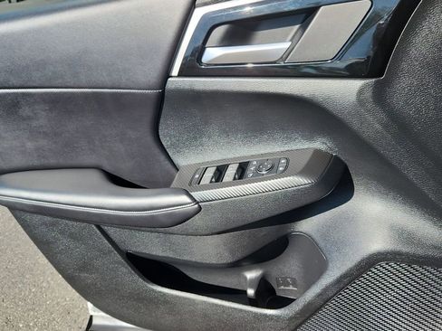 Used 2023 Mitsubishi Outlander SE image 11