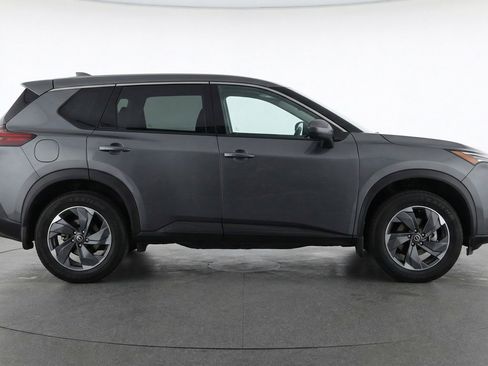 Used 2025 Nissan Rogue SV AWD/4WD image 11
