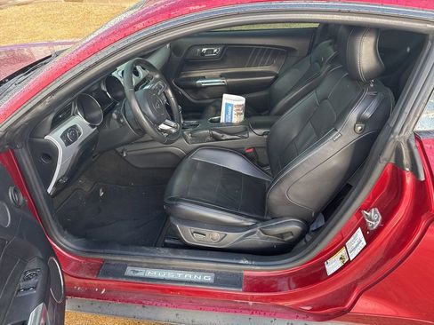 Used 2015 Ford Mustang Premium RWD image 7