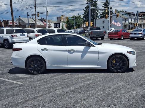 Used 2021 Alfa Romeo Giulia Ti w/ Nero Edizione AWD/4WD image 7