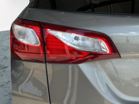 Used 2018 Chevrolet Equinox LT w/ Sun & Infotainment Package image 38