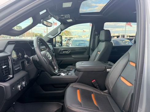 Used 2025 GMC Sierra 2500 AT4 w/ AT4 Premium Plus Package image 13