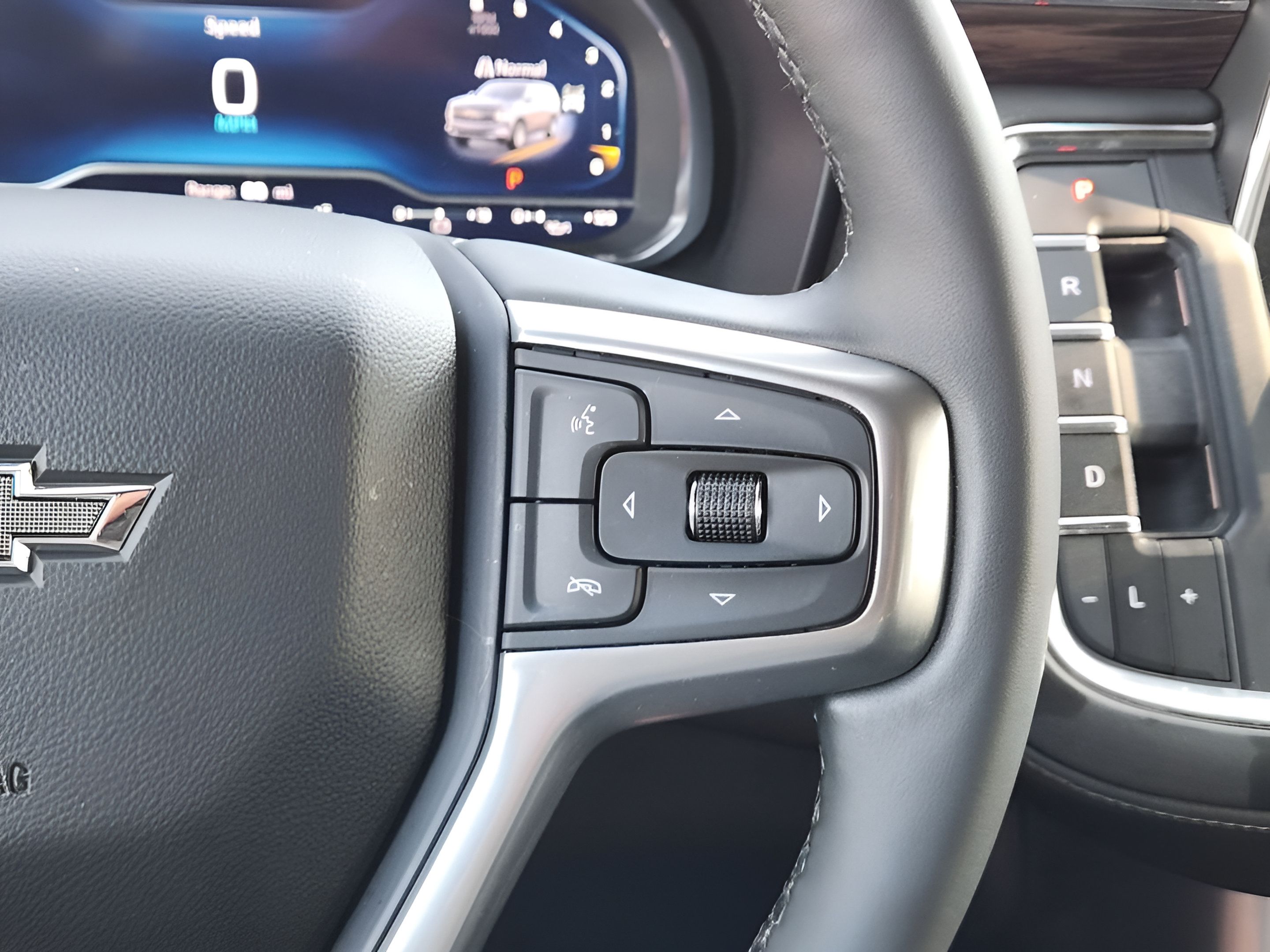 Used 2023 Chevrolet Suburban Z71 w/ Luxury Package AWD/4WD image 25