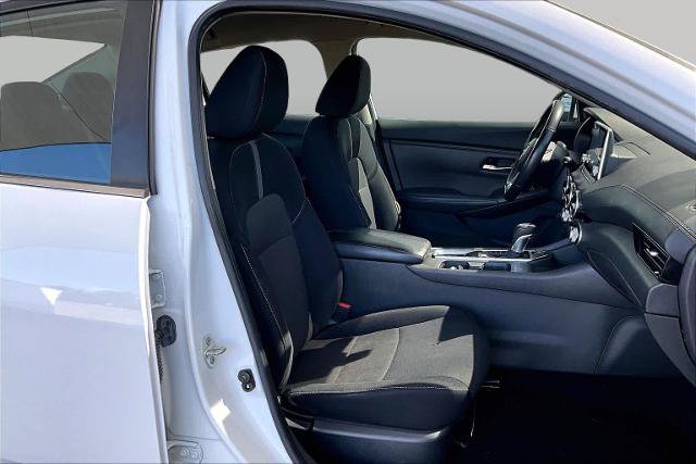 Certified 2022 Nissan Sentra SV w/ Trunk Package FWD image 9