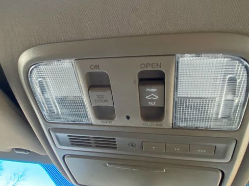 Used 2012 Honda Pilot Touring image 38