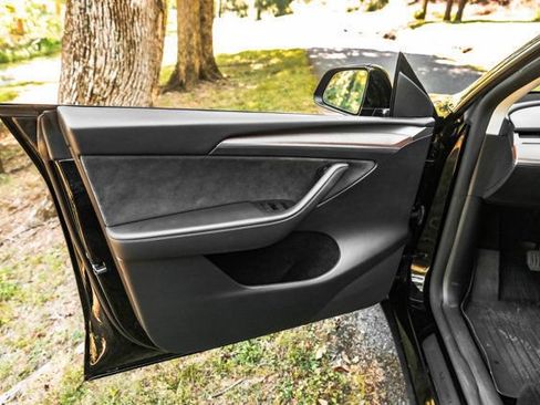 Used 2023 Tesla Model Y AWD image 28
