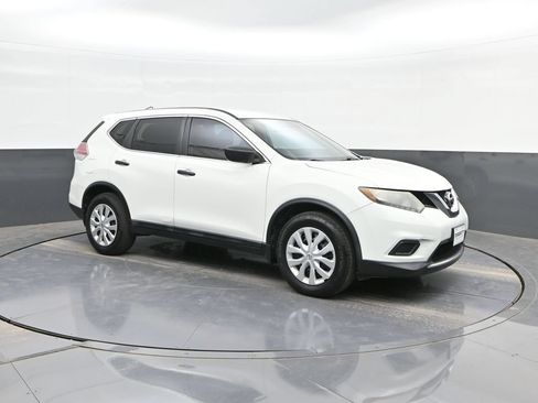 Used 2016 Nissan Rogue S w/ S Family Package FWD image 16