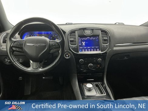 Used 2018 Chrysler 300 S image 20