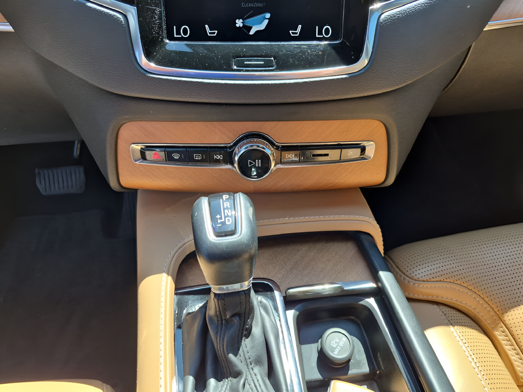 Used 2020 Volvo XC90 T6 Inscription AWD/4WD image 25
