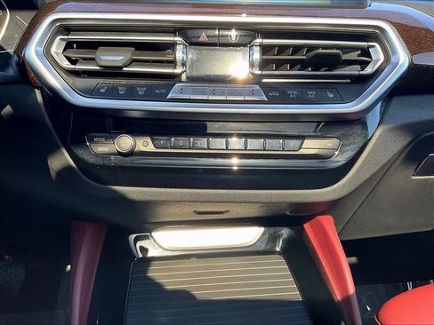 Used 2022 BMW X4 xDrive30i AWD/4WD image 15