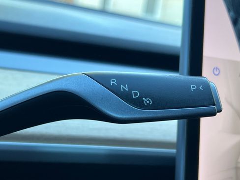 Used 2018 Tesla Model 3 Mid Range image 21