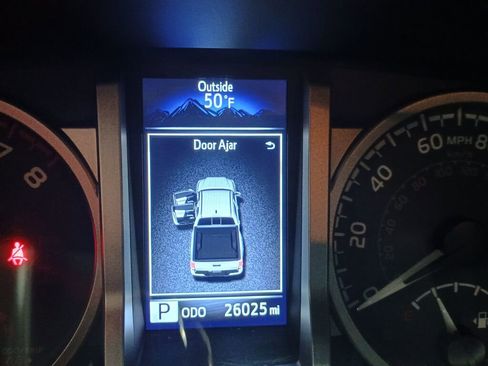 Used 2023 Toyota Tacoma SR5 image 3