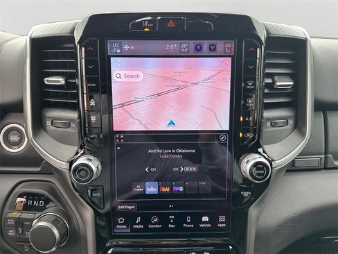 New 2026 RAM 1500 4x4 Crew Cab image 18