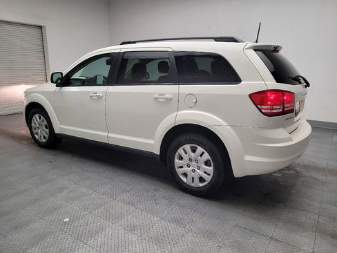 Used 2018 Dodge Journey SE image 3