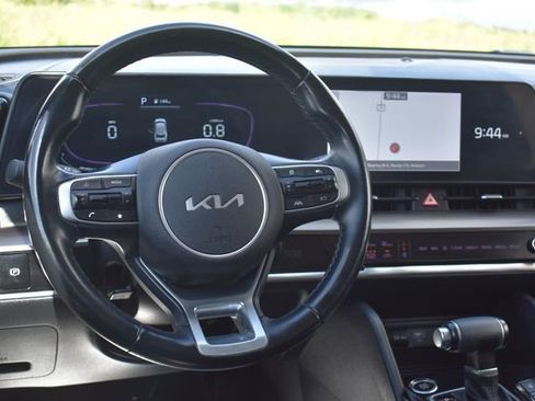 Certified 2023 Kia Sportage EX FWD image 17