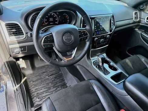 Used 2019 Jeep Grand Cherokee Altitude RWD image 9