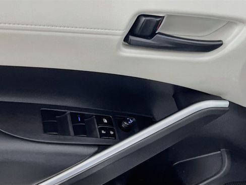 Used 2022 Toyota Corolla Cross L FWD image 17