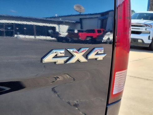 Used 2022 RAM 1500 Classic SLT image 11