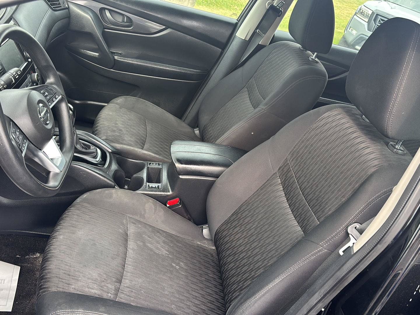 Used 2020 Nissan Rogue S FWD image 17