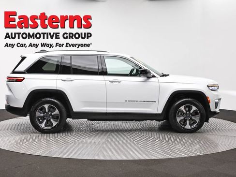 Used 2023 Jeep Grand Cherokee 4WD 4xe w/ Luxury Tech Group II image 4