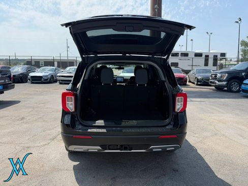 Used 2020 Ford Explorer XLT w/ Equipment Group 202A AWD/4WD image 37