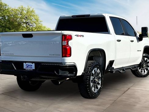 Used 2021 Chevrolet Silverado 2500 Custom w/ Custom Value Package AWD/4WD image 2