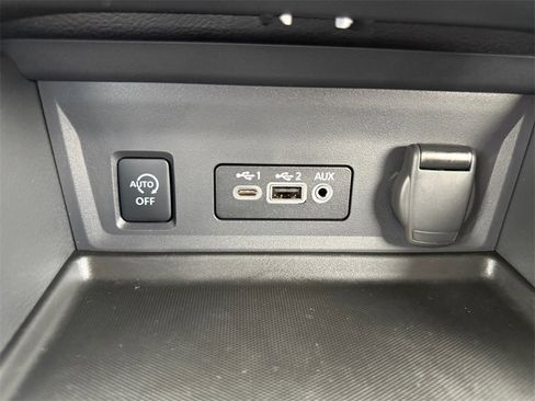 Certified 2025 Nissan Sentra SV image 31