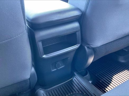 Used 2021 Toyota RAV4 LE AWD/4WD image 33