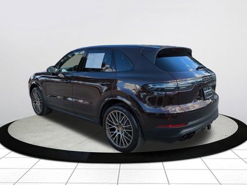 Used 2023 Porsche Cayenne Platinum Edition image 5