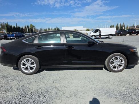 Used 2025 Honda Accord LX image 9