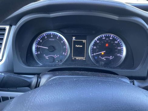 Used 2019 Toyota Highlander LE image 32