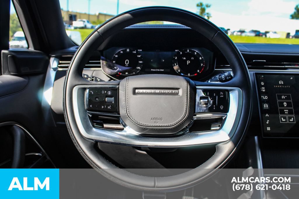 Used 2025 Land Rover Range Rover Long Wheelbase SE AWD/4WD image 24