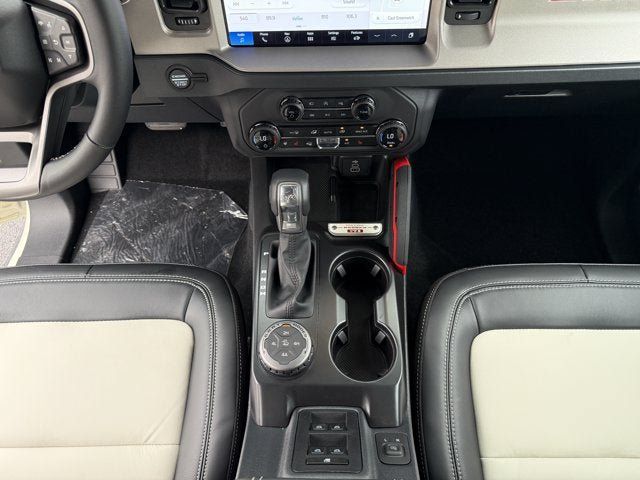 New 2026 Ford Bronco Outer Banks w/ Sasquatch Package AWD/4WD image 16