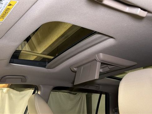 Used 2017 Honda Pilot Elite image 6