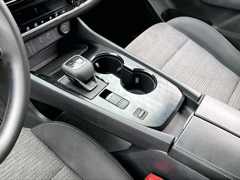 Used 2022 Nissan Rogue SV image 14