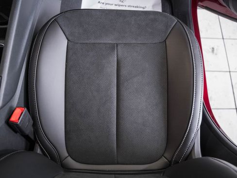 New 2025 Jeep Grand Cherokee Altitude image 28