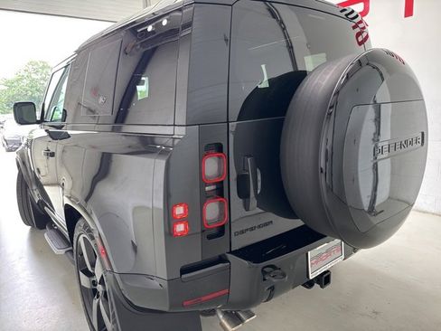 Used 2024 Land Rover Defender 90 V8 image 9