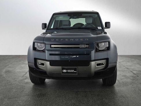 Used 2025 Land Rover Defender 110 X-Dynamic SE image 2