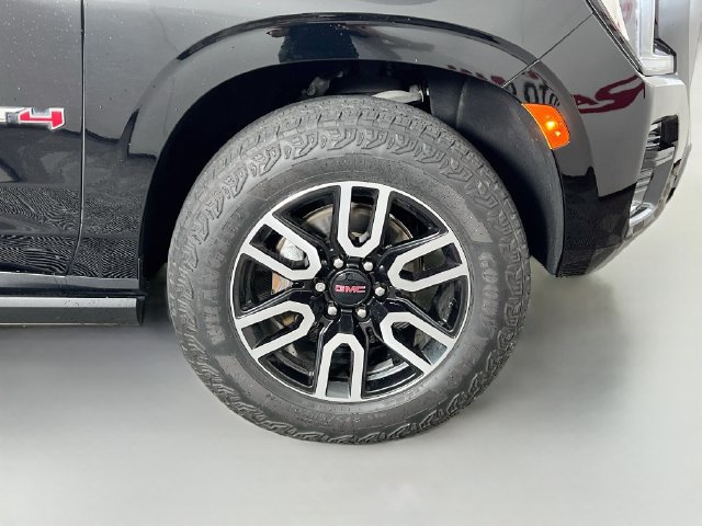 Used 2023 GMC Yukon AT4 w/ AT4 Premium Package AWD/4WD image 43