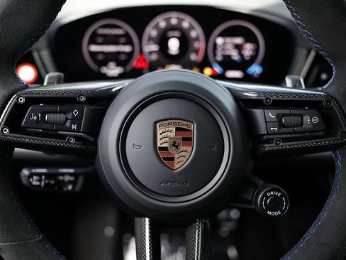 New 2025 Porsche Cayenne GTS image 33