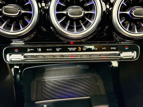 Used 2025 Mercedes-Benz CLA 250 image 17