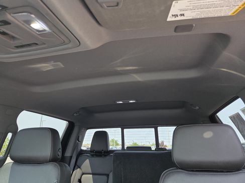 Used 2019 GMC Sierra 1500 SLT w/ SLT Premium Plus Package AWD/4WD image 22