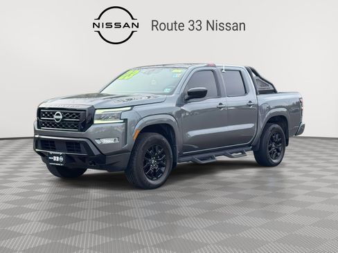 Used 2023 Nissan Frontier SV w/ Midnight Edition Package image 2