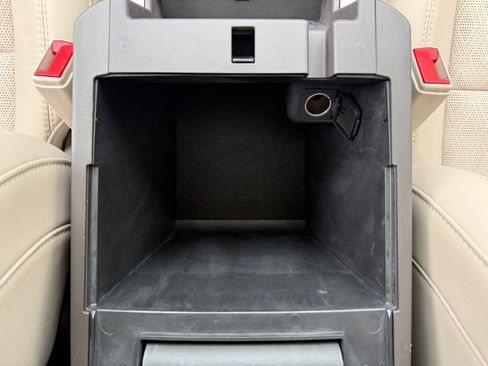 Used 2022 Ford Explorer Platinum w/ Equipment Group 601A image 46