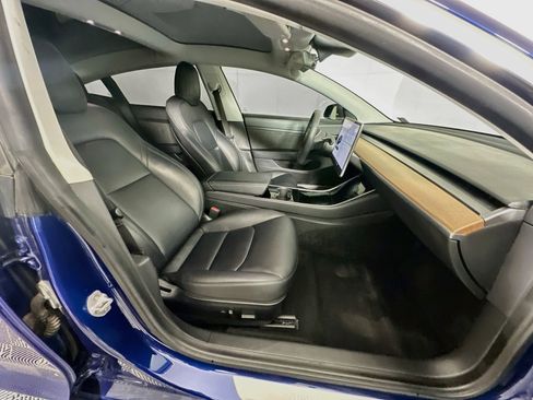 Used 2020 Tesla Model 3 Standard Range Plus RWD image 28