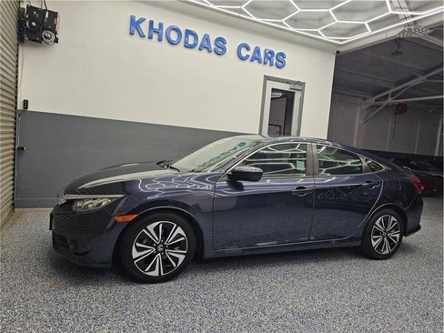 Used 2017 Honda Civic EX-T image 2