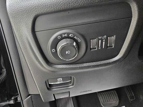 Used 2023 Jeep Grand Cherokee L Overland w/ Rear Seat Video Group I AWD/4WD image 37