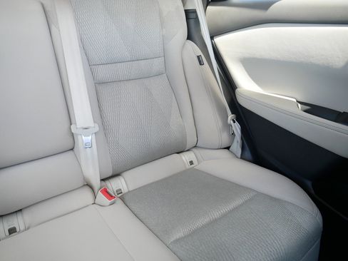 Used 2025 Nissan Rogue SV AWD/4WD image 14